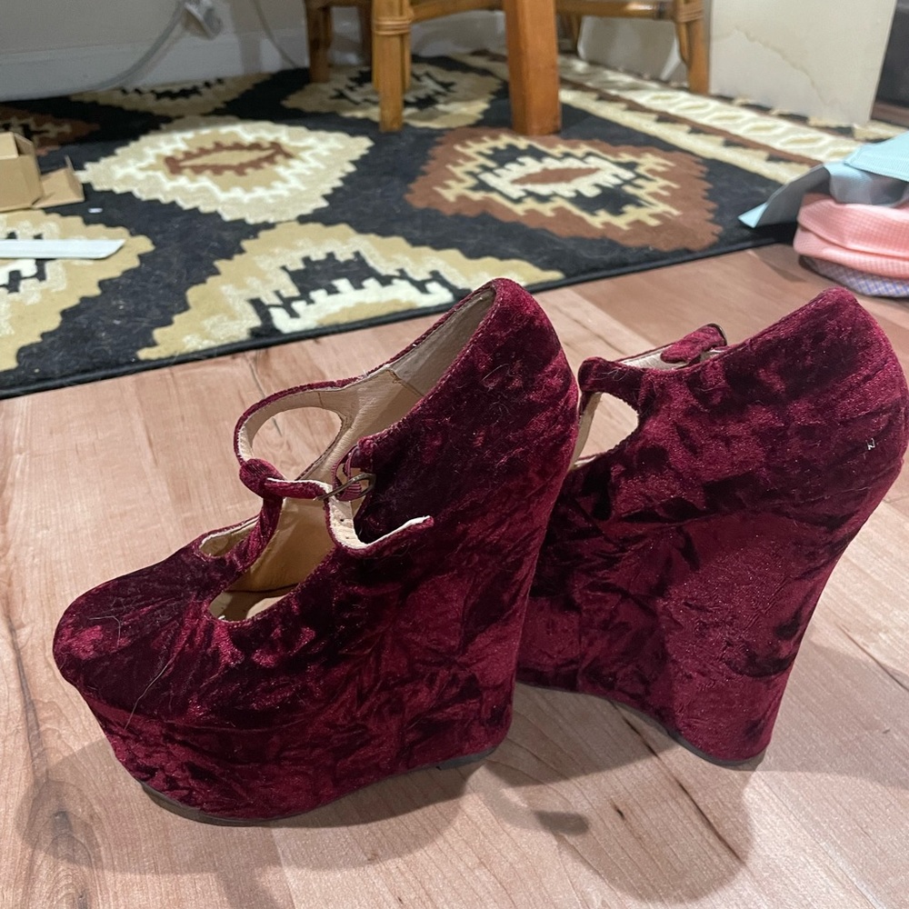 Beautiful rare burgundy wedge platforms